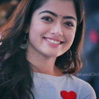 Rashmika Mandanna cute wallpaper