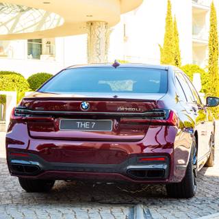 BMW 7 series red colour wallpaper