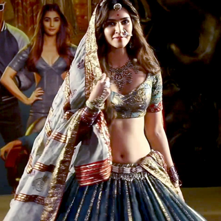 Kriti Sanon navel wallpaper
