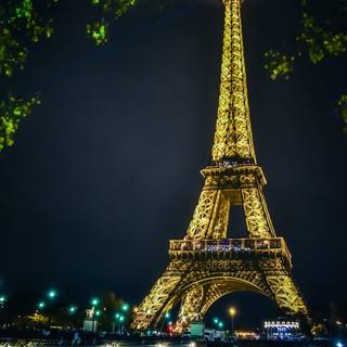 The Eiffel Tower wallpaper