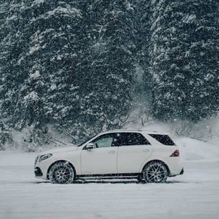 Mercedes Benz winter wallpaper