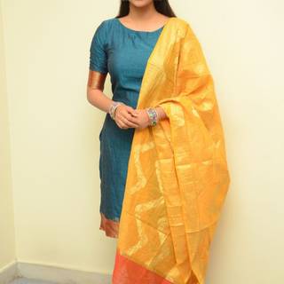 Keerthi Suresh saree wallpaper