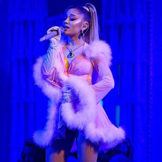 Ariana Grande: Excuse Me, I Love You wallpaper