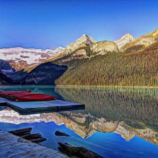 Lake Louise Banff NP wallpaper