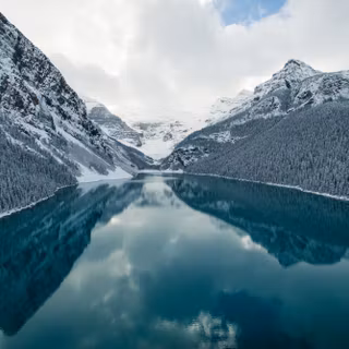 Lake Louise winter wallpaper