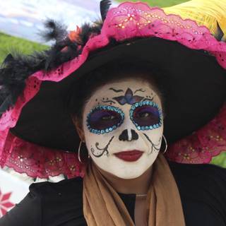 Traditional Mexican dress wallpaper