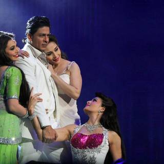 Shahrukh and Madhuri Dixit wallpaper