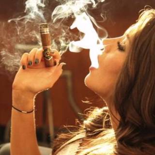 Lady smokers wallpaper