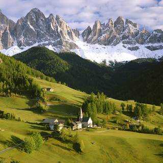 The village of Santa Maddalena Italy wallpaper