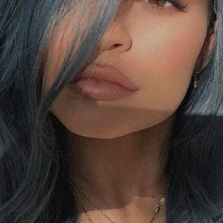 Kylie Jenner iPhone wallpaper