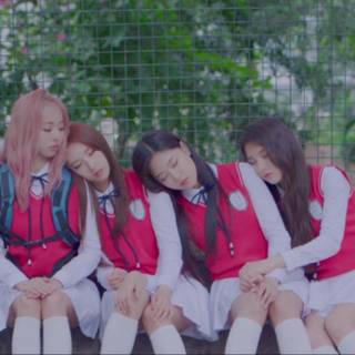 Aesthetic Loona desktop wallpaper