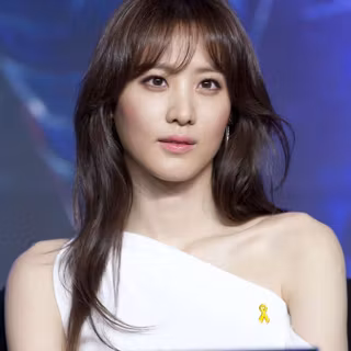 Claudia Kim wallpaper