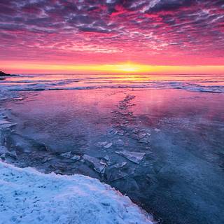 Winter lake sunrise wallpaper