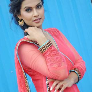 Sharmiela Mandre wallpaper