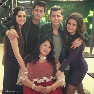 Siddharth Nigam and Avneet Kaur wallpaper