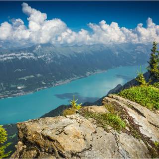 Lake Brienz Switzerland wallpaper
