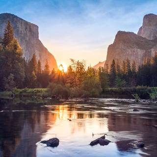 Sunrise at Yosemite Valley wallpaper