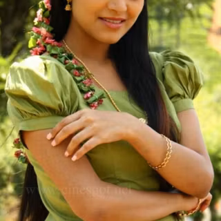 Janani Iyer wallpaper