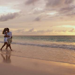 Walking couple wallpaper