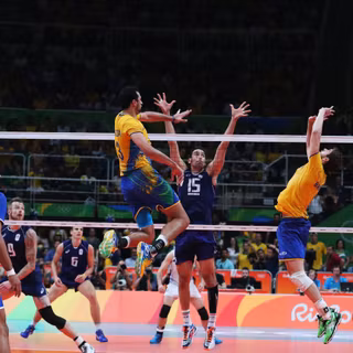 Women volleyball players wallpaper