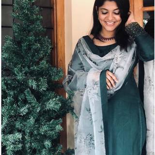 Indian women dress wallpaper