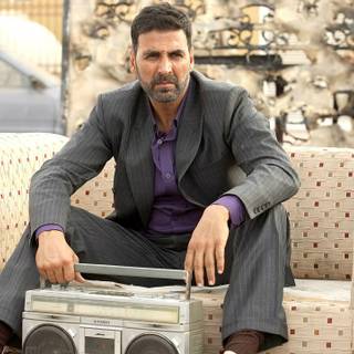 Airlift movie wallpaper