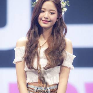 IZONE Won Young wallpaper