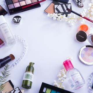 Makeup kit wallpaper