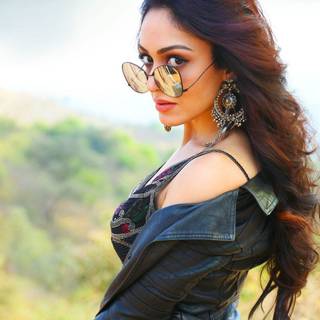 Khushali Kumar wallpaper