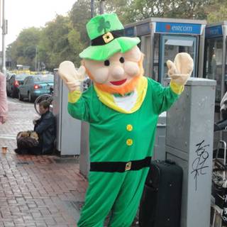 Leprechaun doors wallpaper