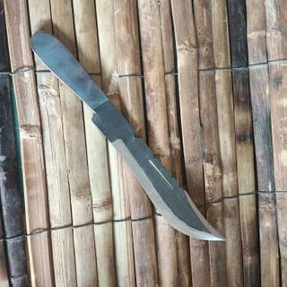 Throwing knives wallpaper