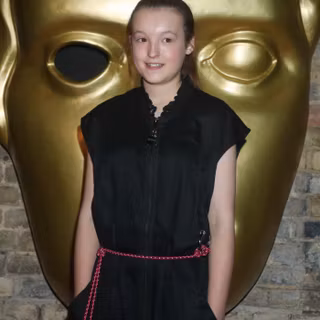 Bella Ramsey wallpaper