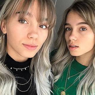Lisa and Lena wallpaper