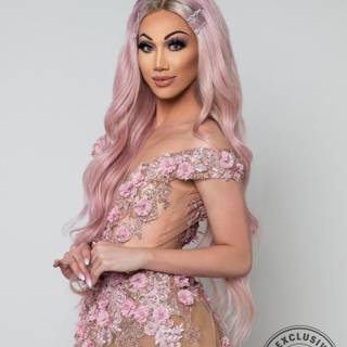 Plastique Tiara wallpaper