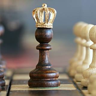 Golden crown wallpaper