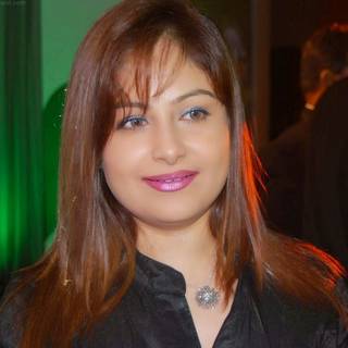 Ayesha Jhulka wallpaper