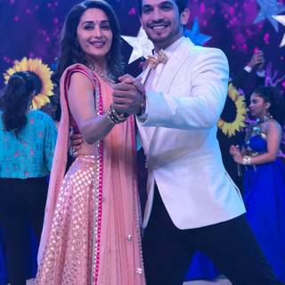 Arjun Bijlani stylish wallpaper