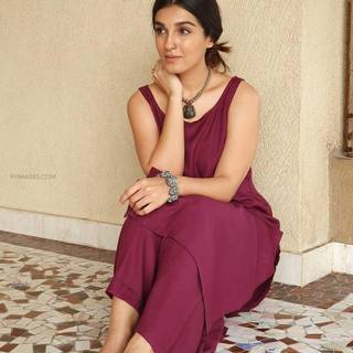 Shiny Doshi wallpaper