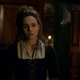 Sophie Skelton wallpaper