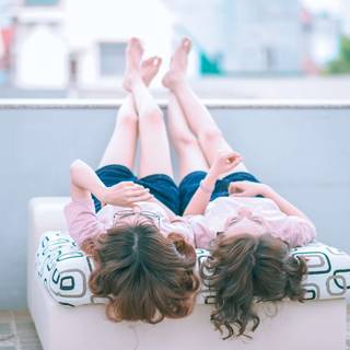 Women relax wallpaper