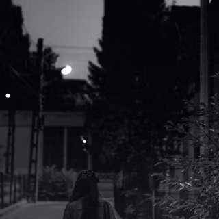 Walk women wallpaper