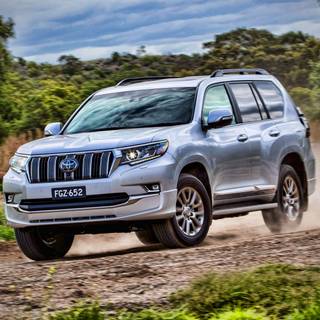 Toyota Prado 2021 wallpaper