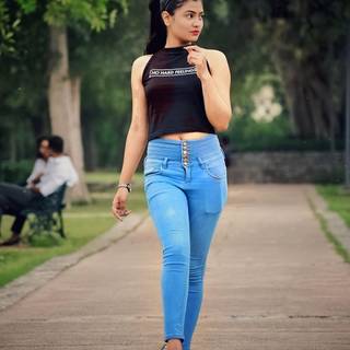 Surbhi Rathore wallpaper