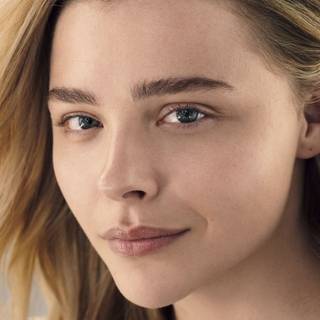 Girl close up 4k wallpaper