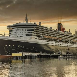 Queen Mary ship wallpaper