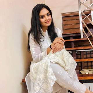 Gayatri Arun wallpaper