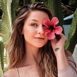 Melissa Benoist 4k wallpaper