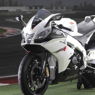 Sports bike 4k wallpaper