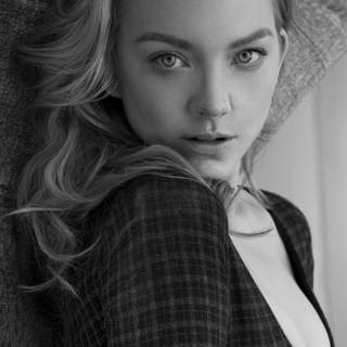 Natalia Dormer phone wallpaper