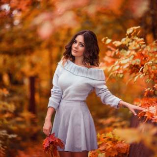 Women leaf wallpaper